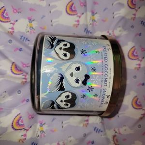 Frosted snowball coconut with owls on front bath and body works candle cute